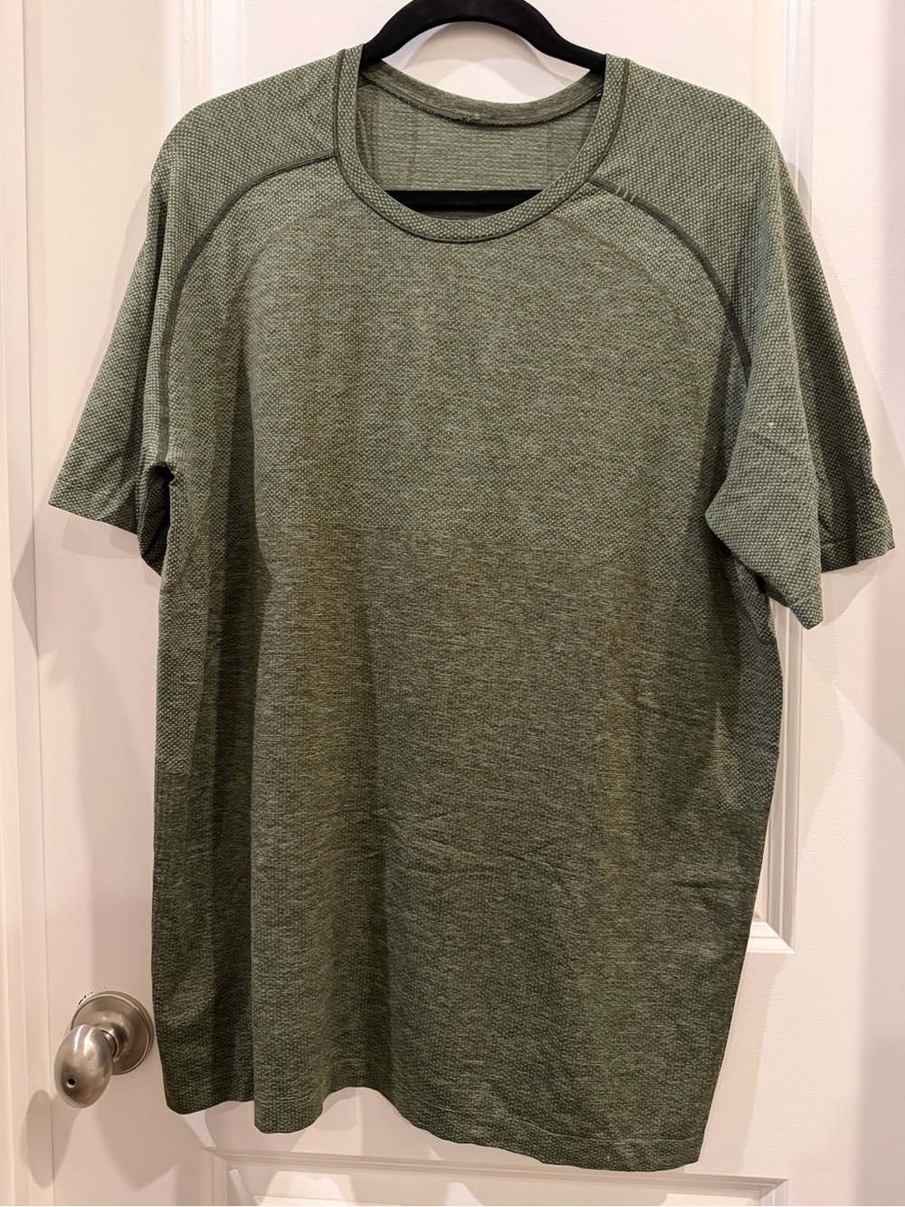 Lululemon Men's Metal Vent Tech Short Sleeve Shirt - Olive Green